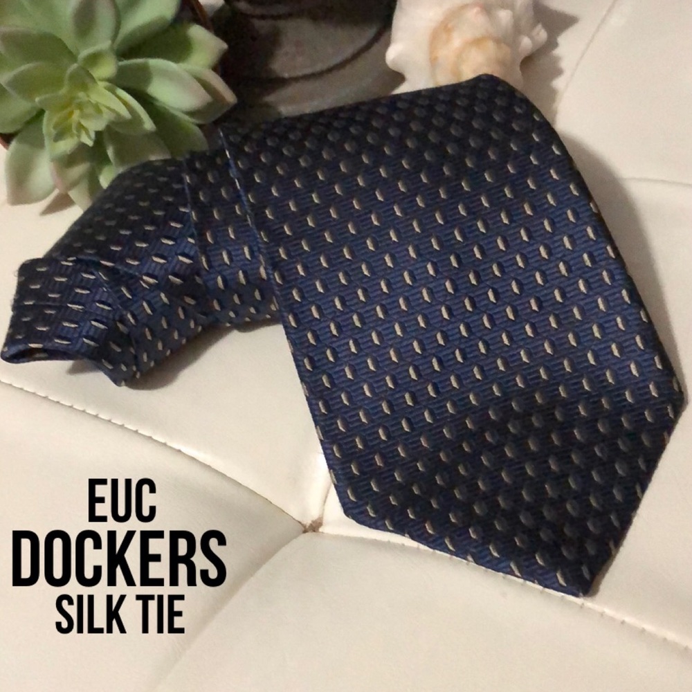 Dockers Navy Silk Tie-EUC